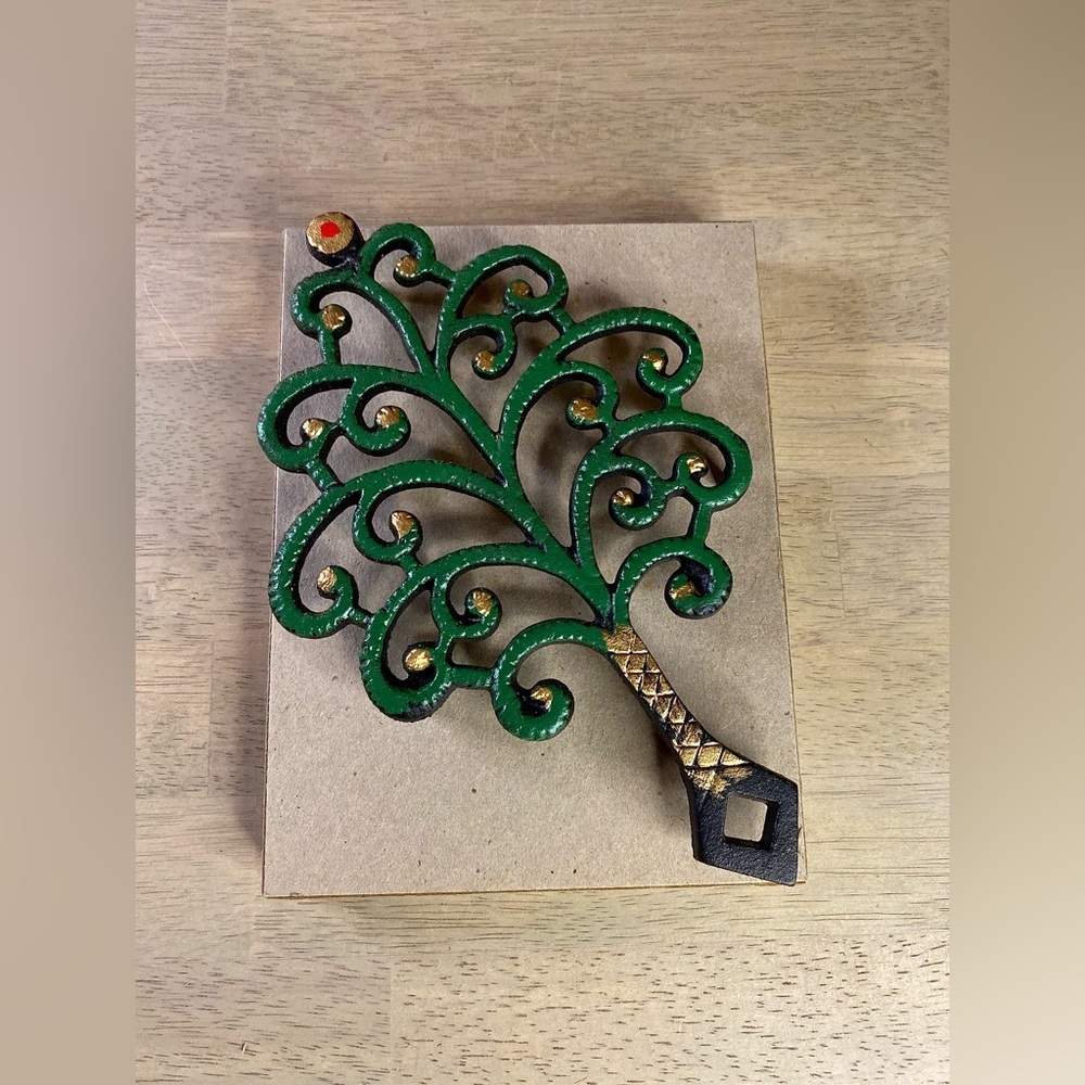 CAST IRON FAMILY TREE TRIVET 1950’s John Wright Painted‎ Leafs Footed Marked MCM